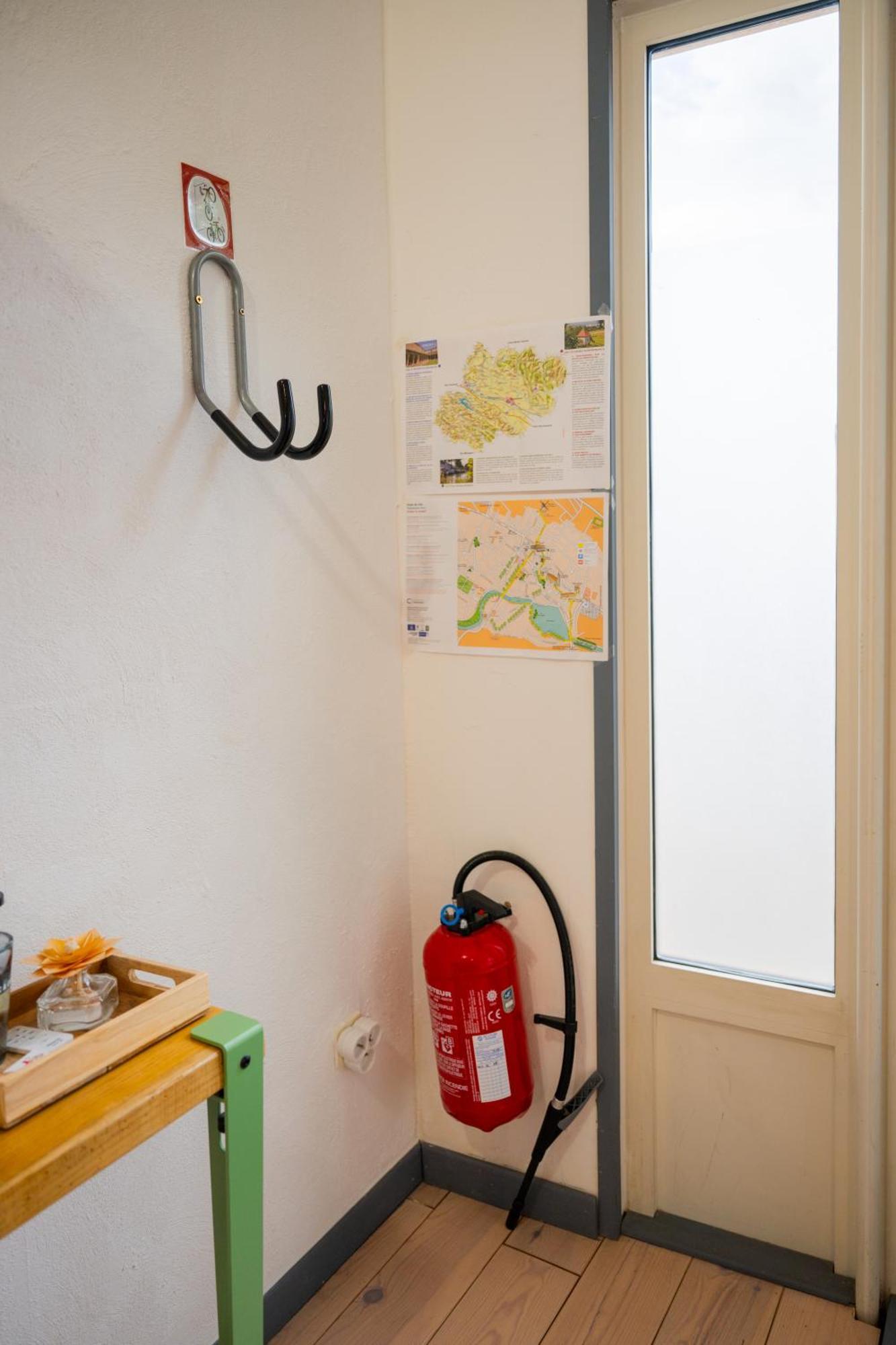 Chez La Fille De L Eclusier Apartment Кастелнодари Екстериор снимка
