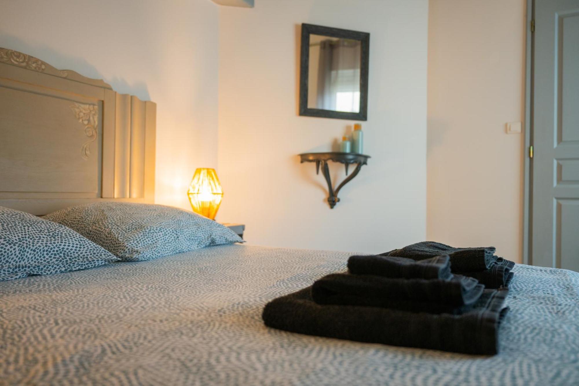 Chez La Fille De L Eclusier Apartment Кастелнодари Екстериор снимка
